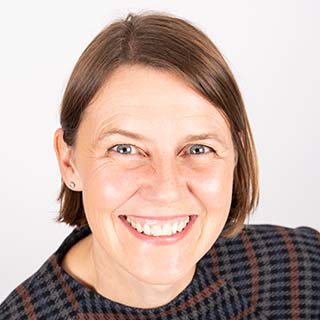 angela-weller-320